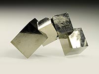 Pyritsufe mit 4 Würfeln