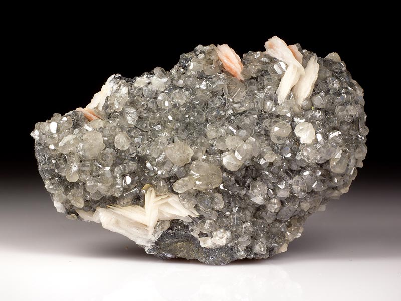 Cerussitkristalle auf Baryt aus Marokko