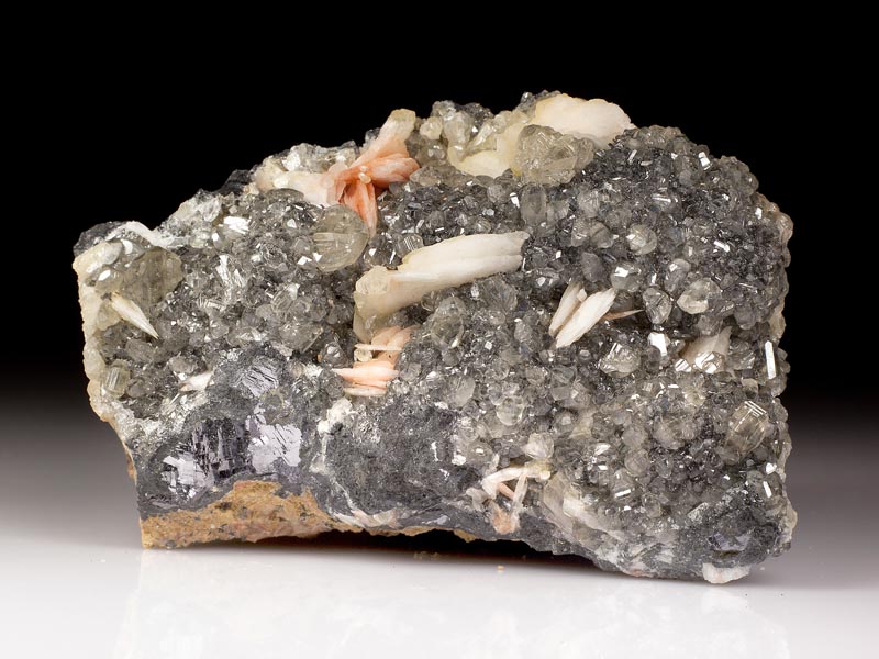 Cerussitkristalle auf Baryt aus Marokko