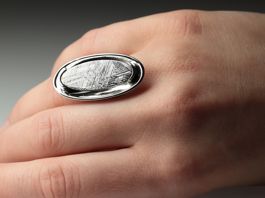 Schmuckanhnger aus einem Muonionalusta Eisenmeteoriten