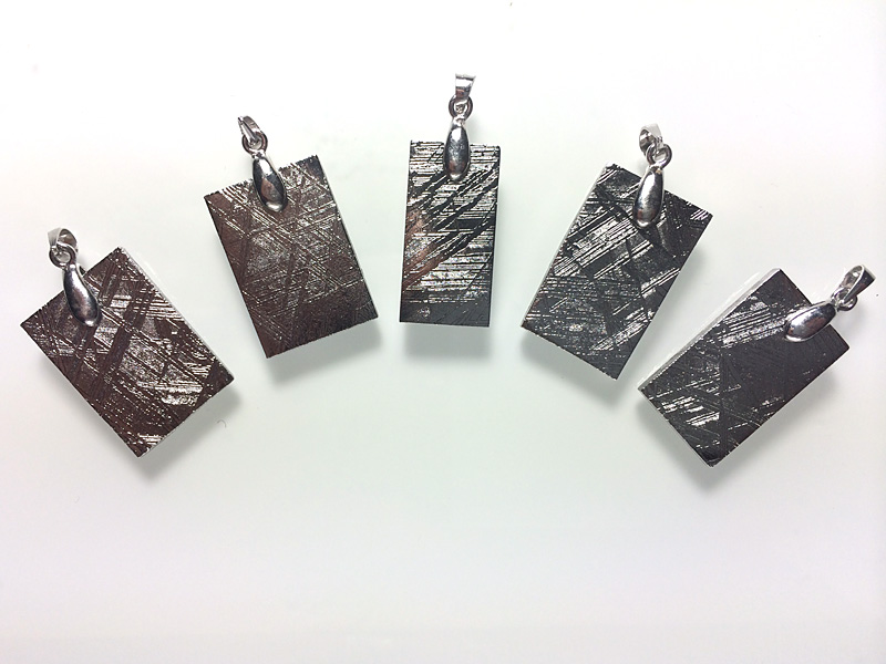 Schmuckanh�nger aus einem Muonionalusta Eisenmeteoriten